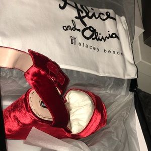 Brand new Violet Alice and Olivia by Stacey Bendet